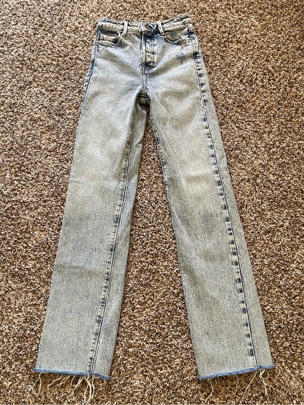 Zara High Waisted Straight Leg Jeans Size 0 Light Blue Acid Wash Raw Hem Denim